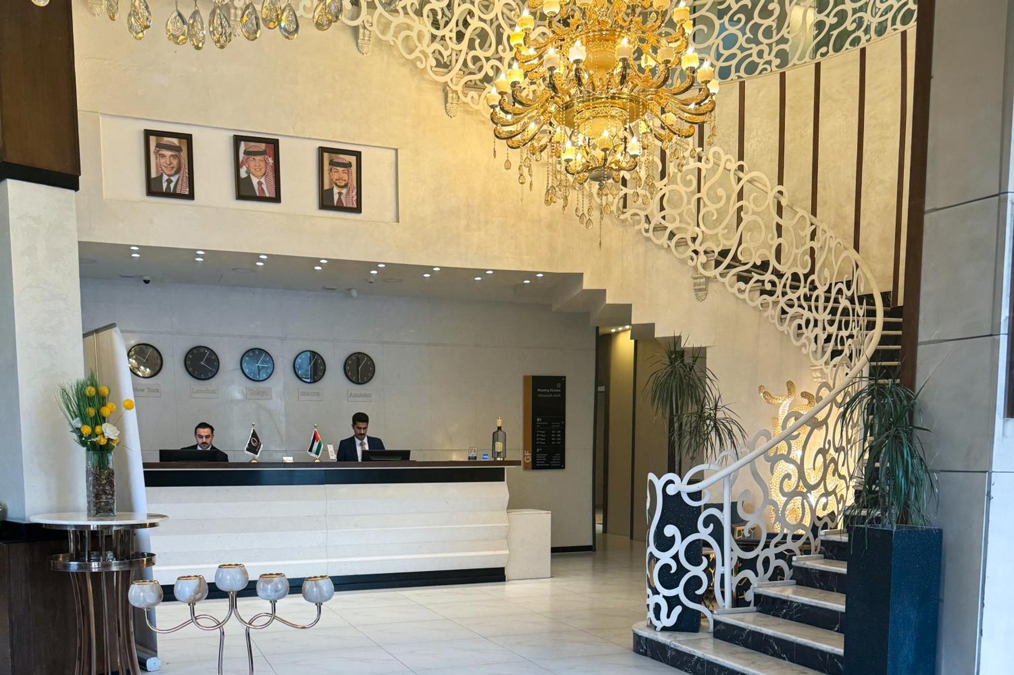Hotel Opal
